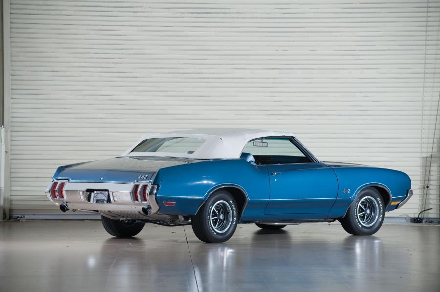  Oldsmobile 442 W-30 Convertible 1970 года  (фото 16 из 21)